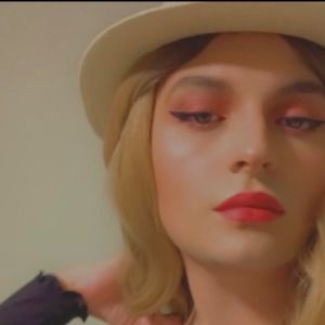 Meet your Posher, Corey